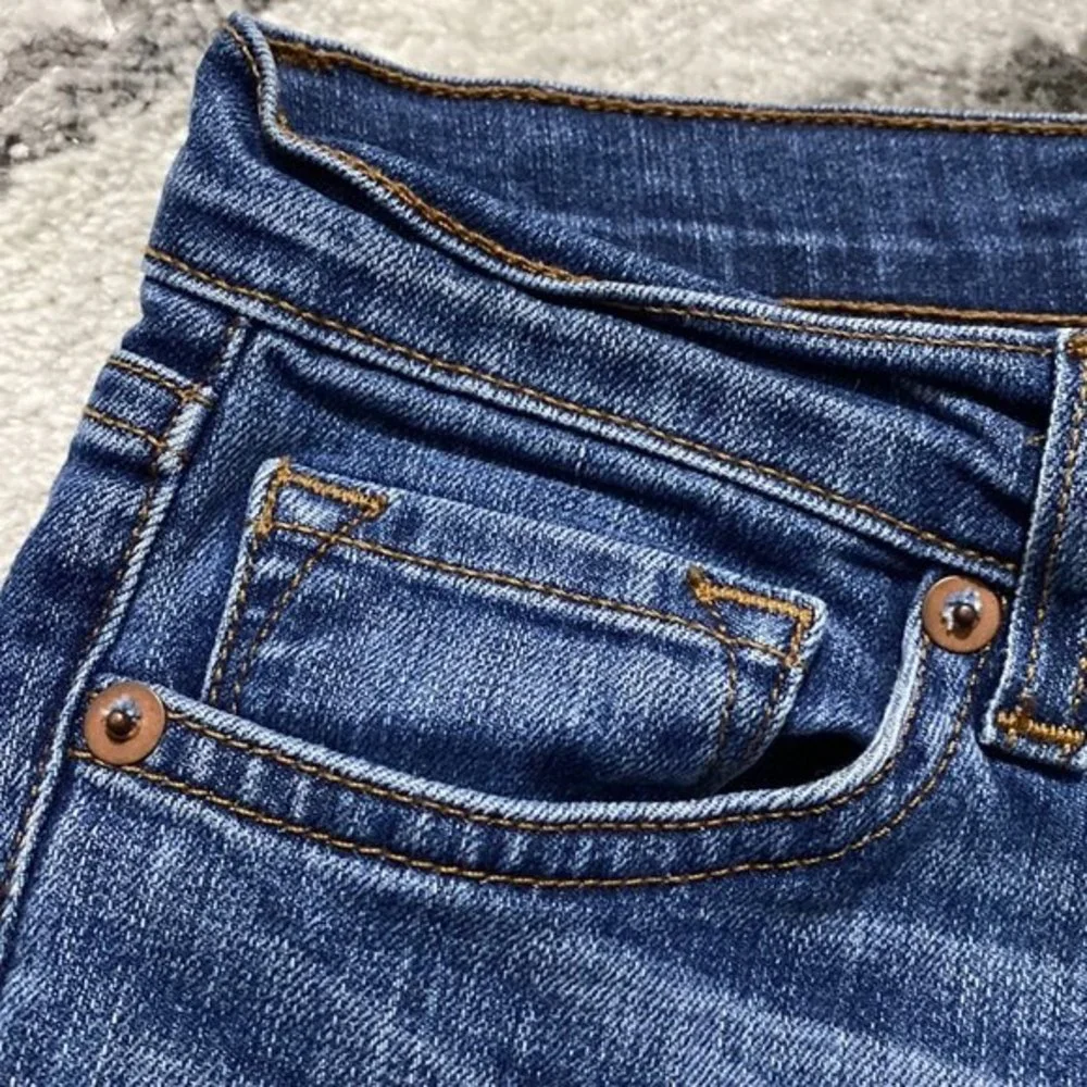 J BRAND Jeans Antigua Cropped Jeans Size 26 Zipper Back Summer Y2K Capri